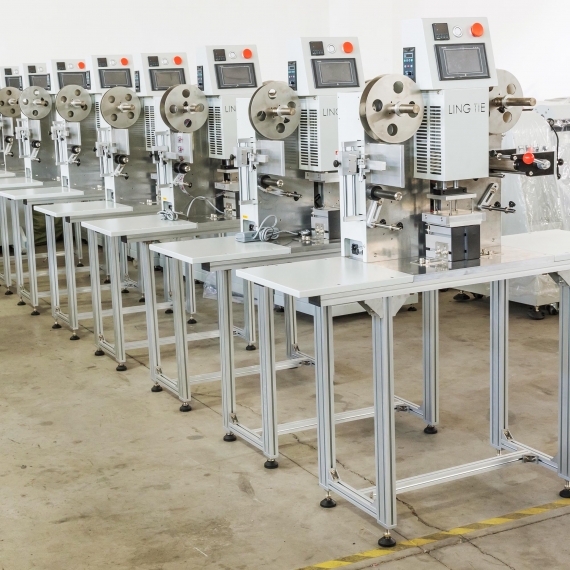 Auctomatic Roll-to-Roll-Hitzepressmaschine 